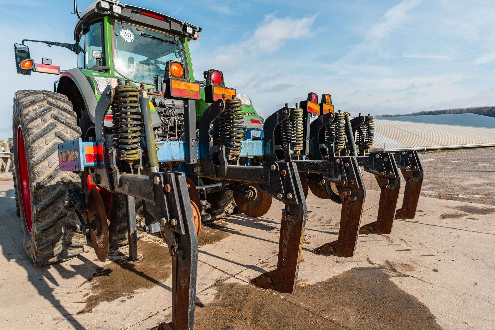 DMI 2500 Equipment Image0