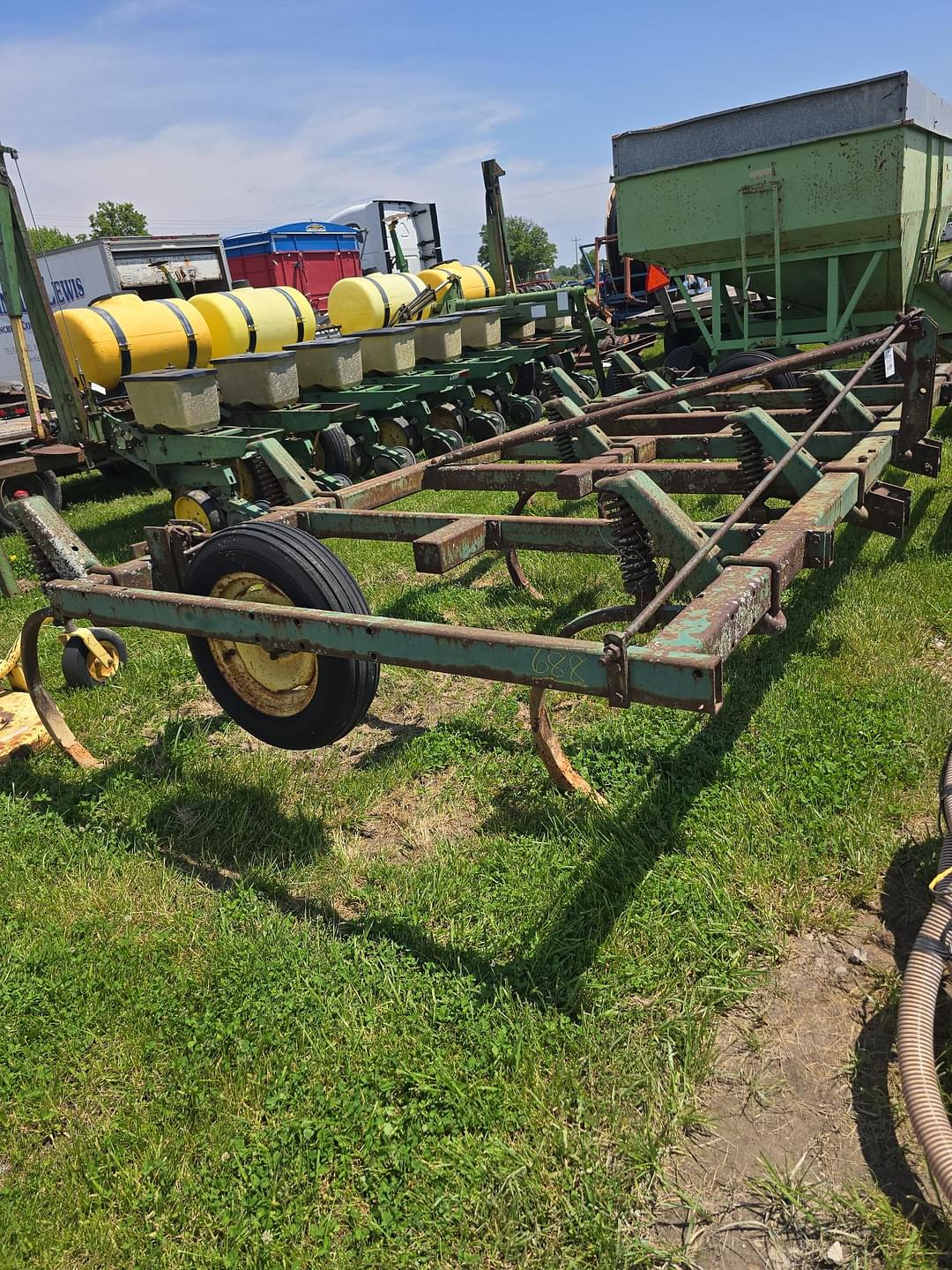 Image of John Deere 1610 Image 0