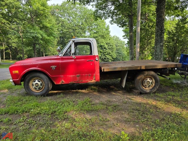 Image of Chevrolet C30 equipment image 3