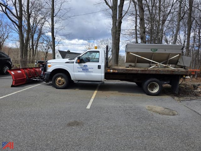 Image of Ford F-350 equipment image 1