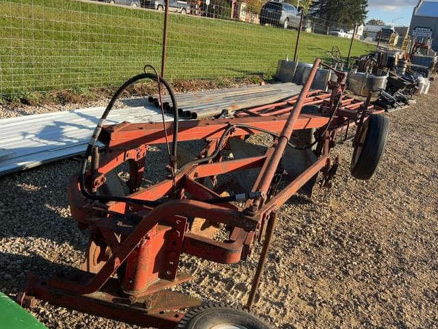 Image of International Harvester 540 equipment image 3