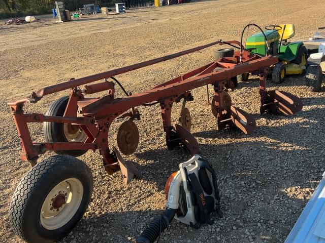 Image of International Harvester 540 equipment image 4