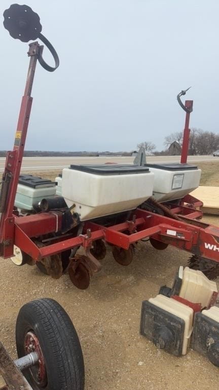 White 6100 Equipment Image0