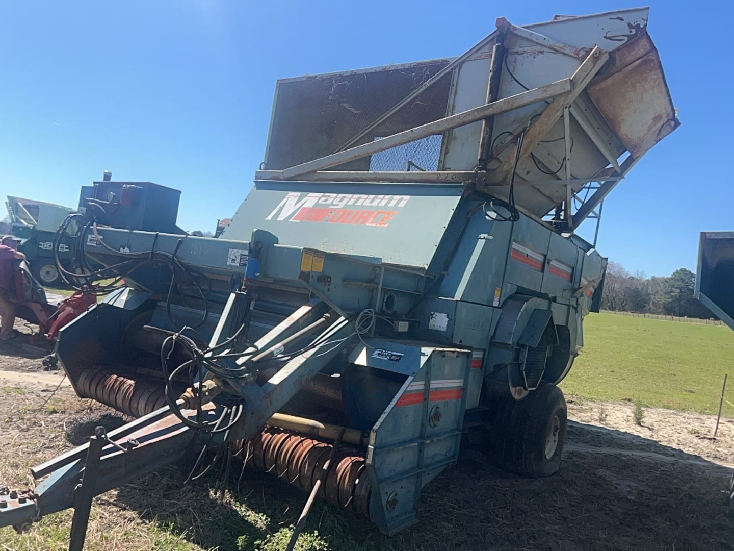 Amadas Magnum Fource Equipment Image0