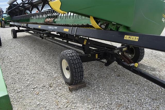 Image of John Deere 735FD equipment image 3