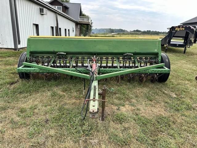 Image of John Deere 8200 equipment image 1