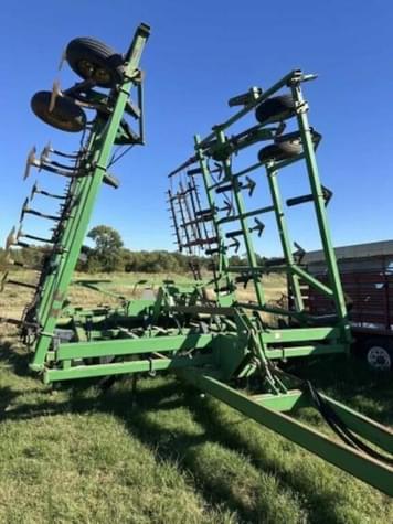 Main image John Deere 680