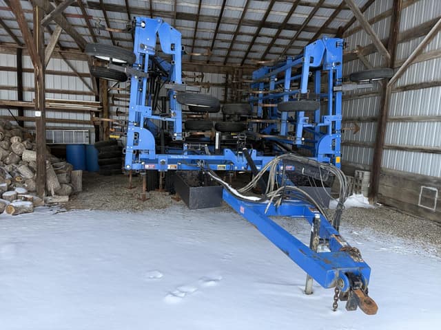 Image of New Holland ST250 equipment image 2