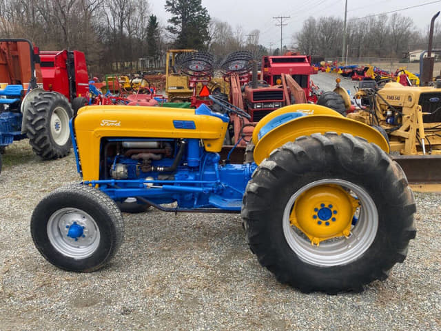 Image of Ford 4000 equipment image 4