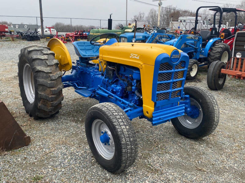 Ford 4000 Equipment Image0