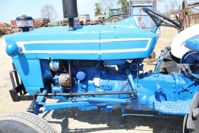 Image of Ford 4000 equipment image 1