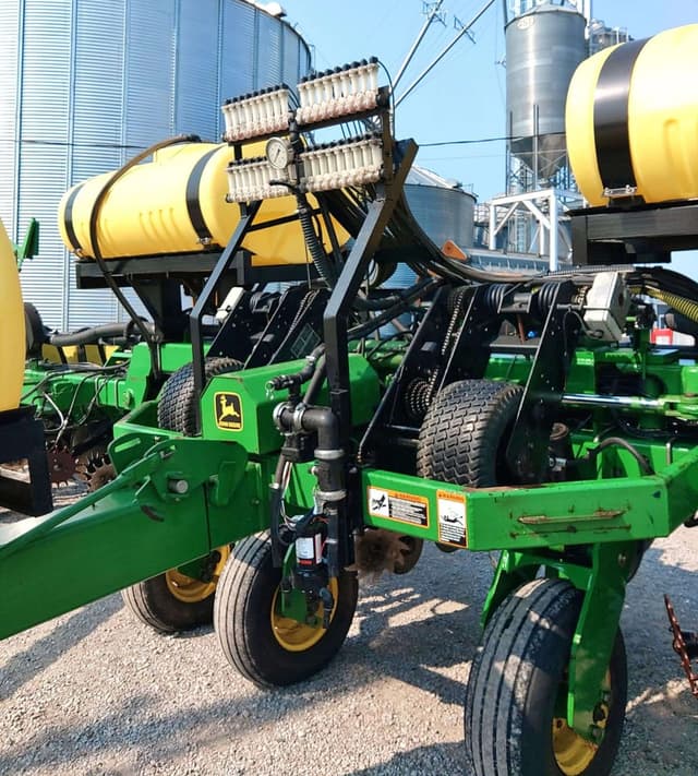 Image of John Deere 1780 equipment image 3