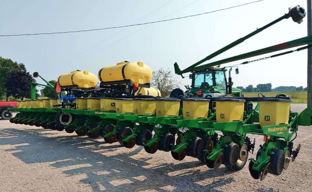 Image of John Deere 1780 equipment image 4