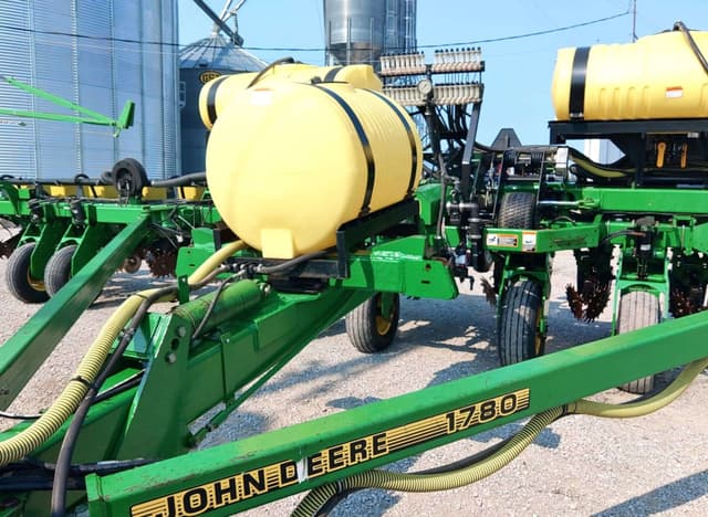 Image of John Deere 1780 equipment image 2