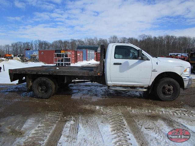 Image of Dodge Ram 3500 equipment image 3