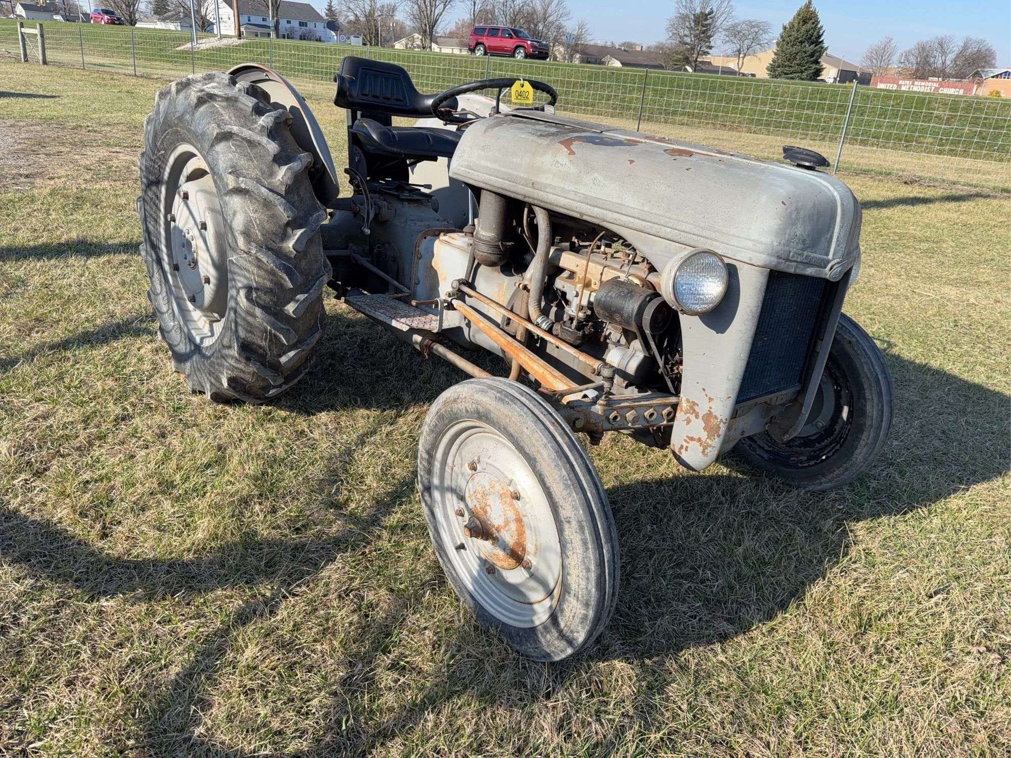 Ford 8N Equipment Image0