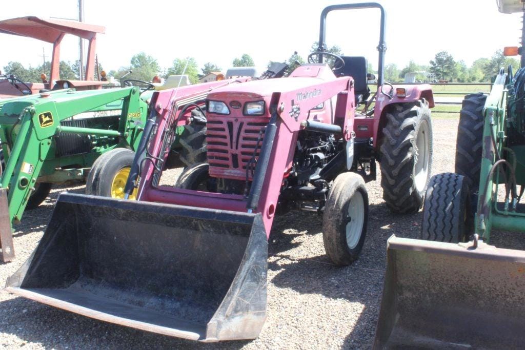 Mahindra 4025 Equipment Image0