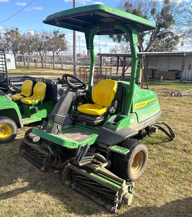 Image of John Deere 7200A equipment image 1