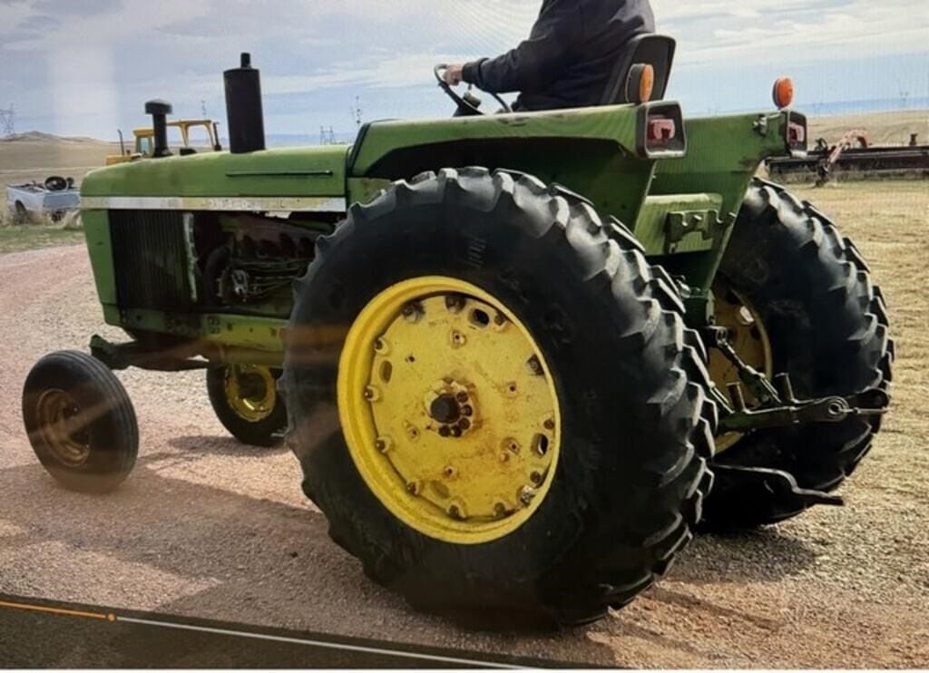 John Deere 4030 Equipment Image0