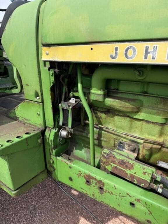 Image of John Deere 4030 equipment image 2