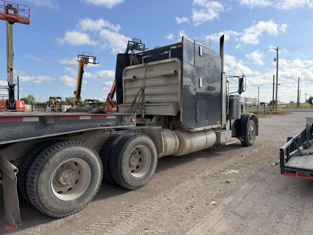 Image of Peterbilt 379 equipment image 3