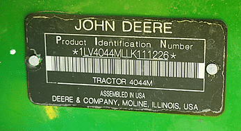 Image of John Deere 4044M equipment image 4