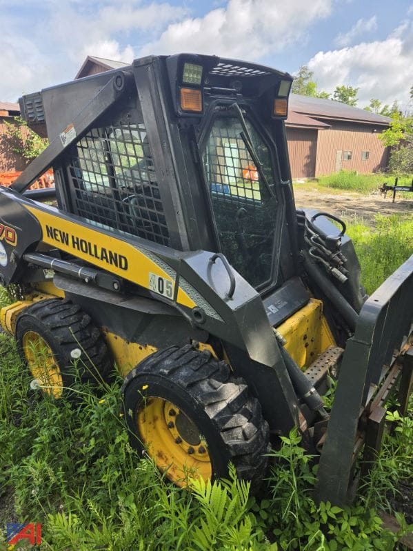 2006 New Holland L170 Equipment Image0