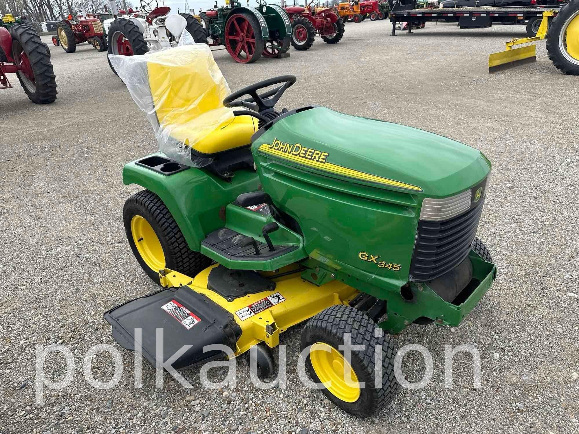 John Deere GX345 Equipment Image0