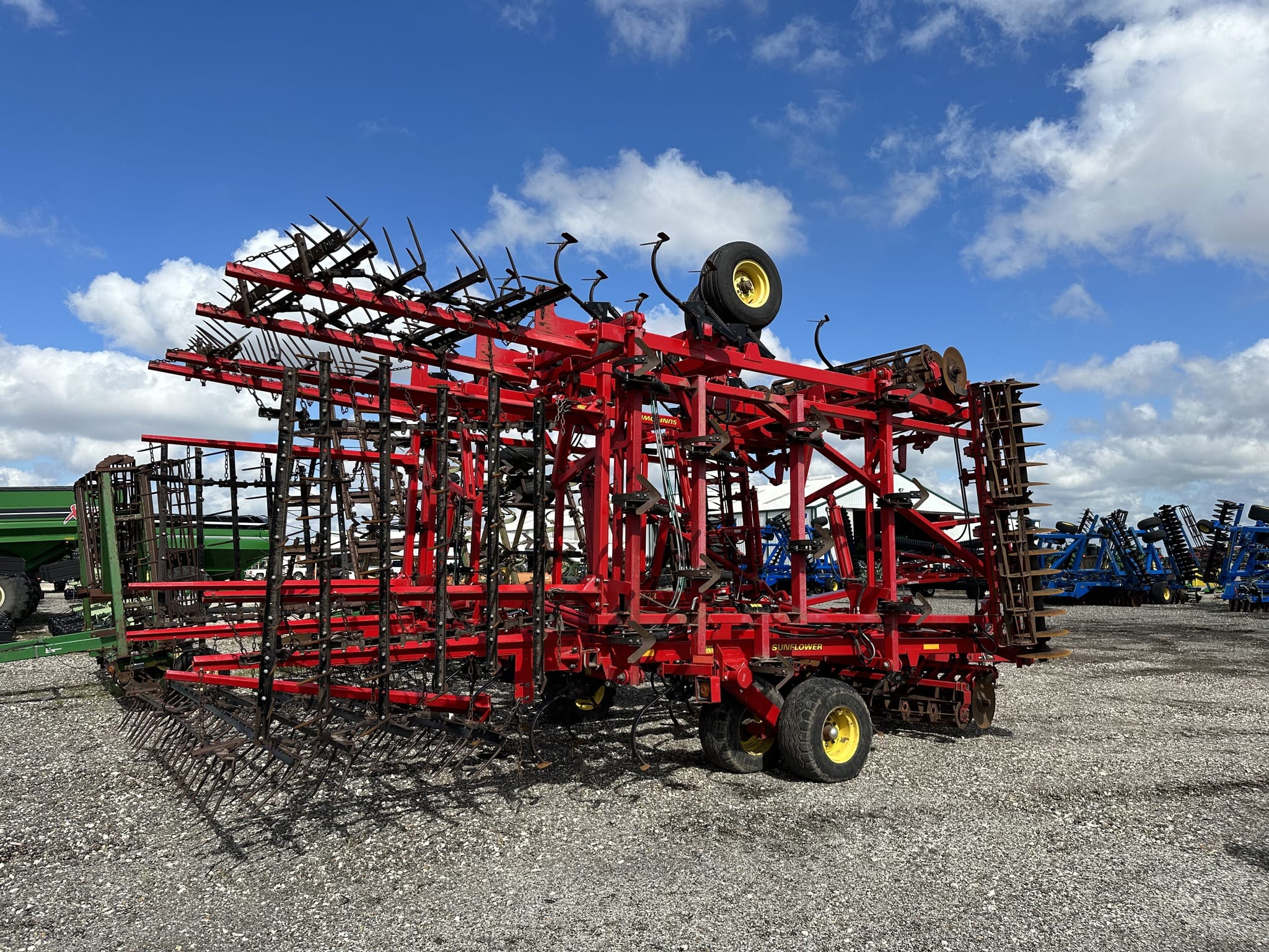 2014 Sunflower 6433 Equipment Image0