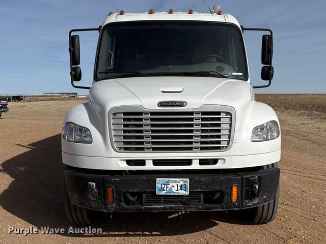 Image of Freightliner Business Class M2 equipment image 1