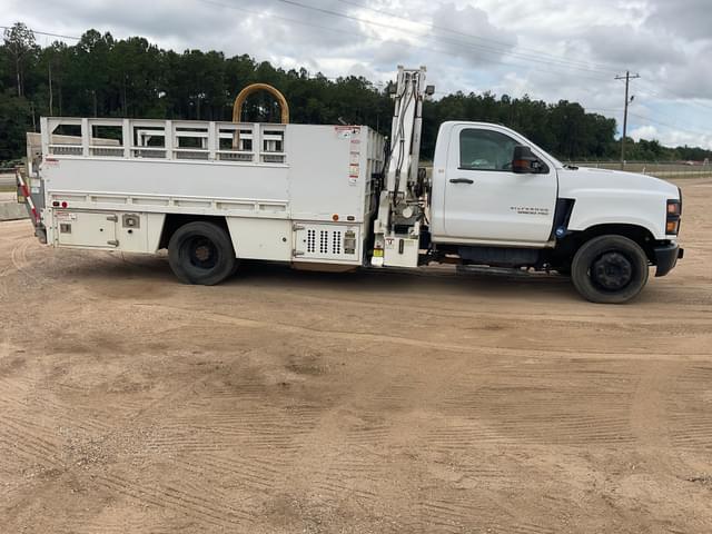 Image of Chevrolet 5500HD equipment image 3