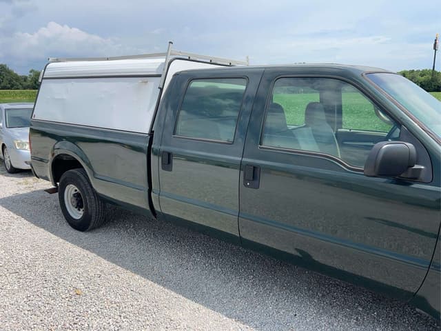Image of Ford F-350 equipment image 4