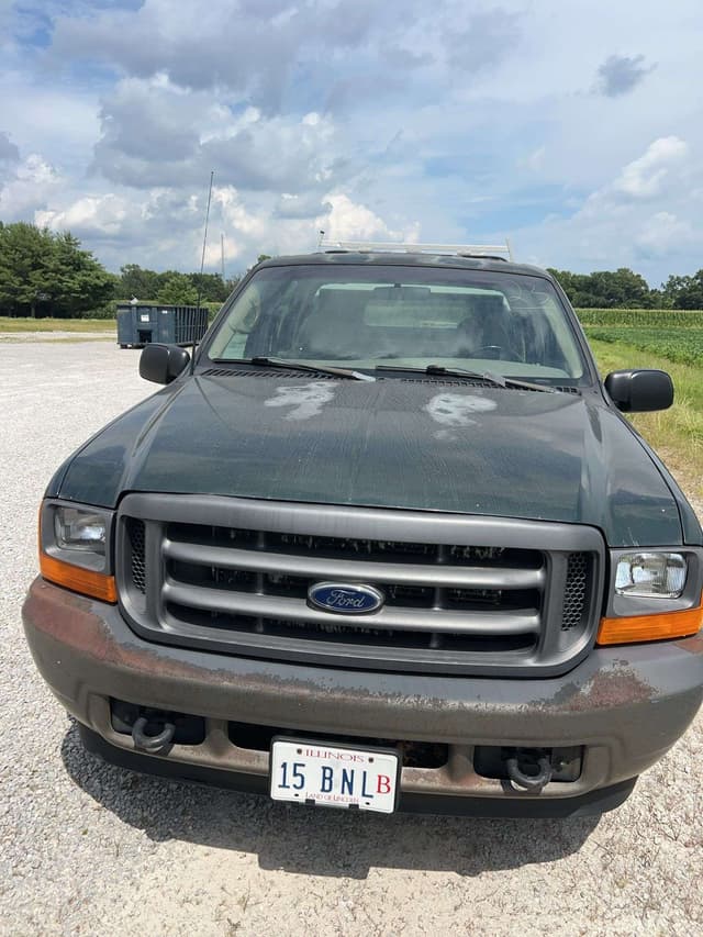 Image of Ford F-350 equipment image 1