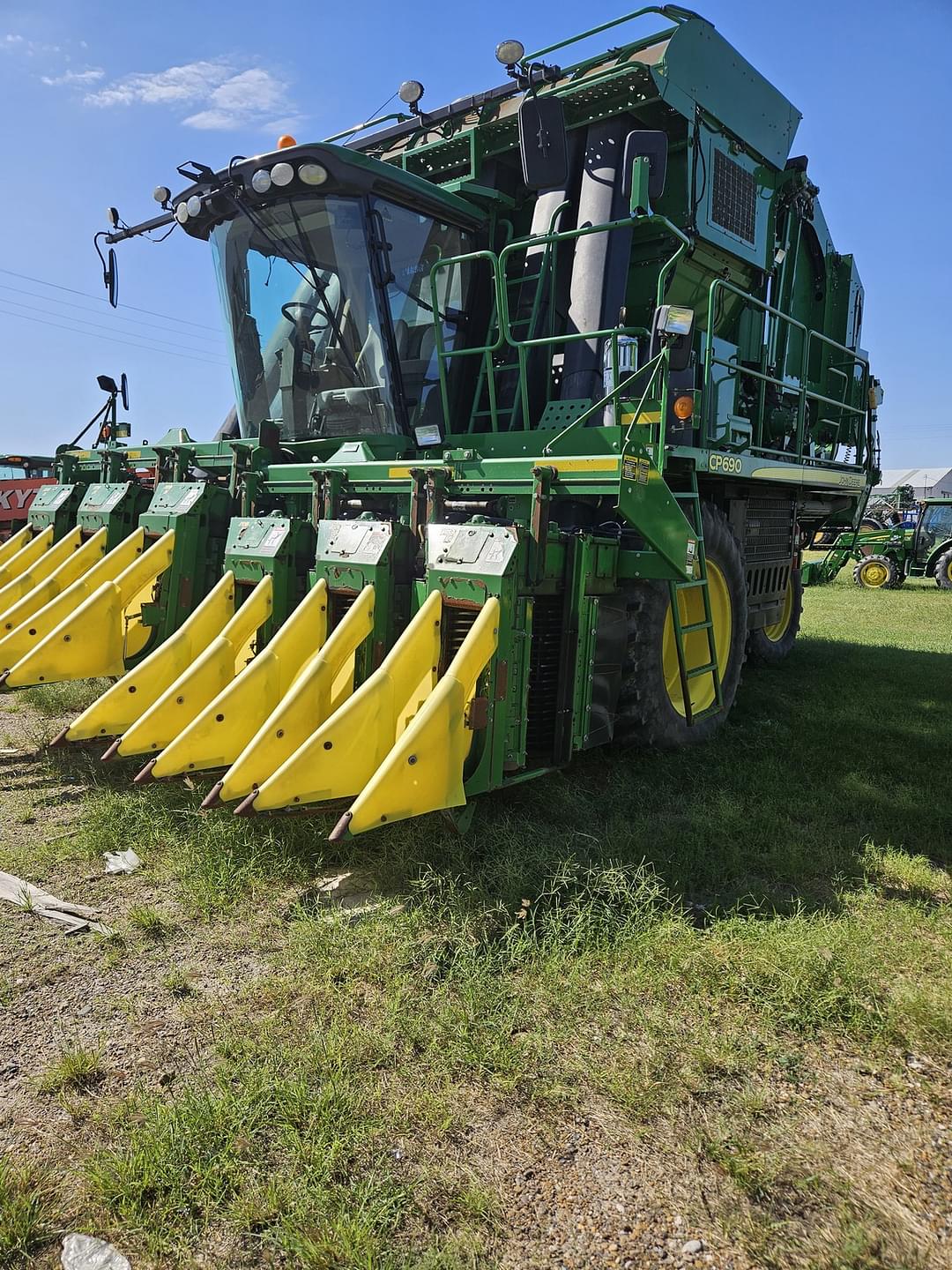 Image of John Deere CP690 Image 0