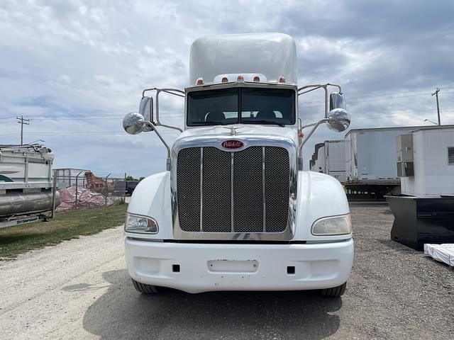 Image of Peterbilt 384 equipment image 1