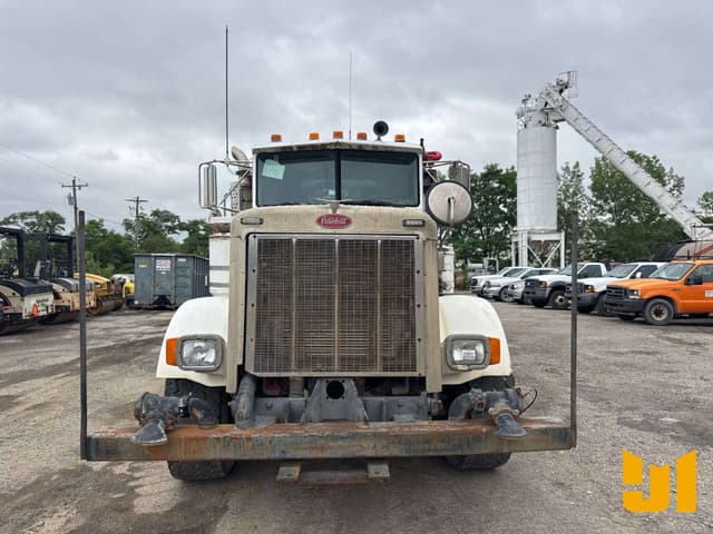 Image of Peterbilt 357 equipment image 1