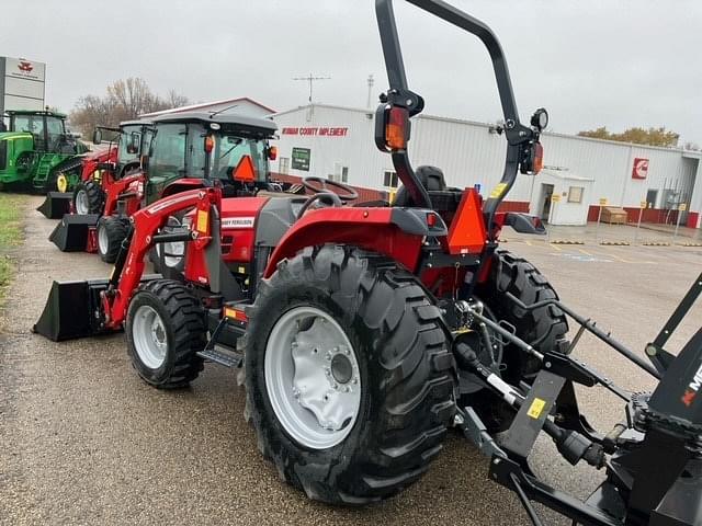 Image of Massey Ferguson 1840M equipment image 2