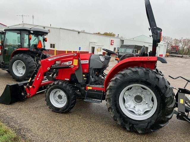 Image of Massey Ferguson 1840M equipment image 1