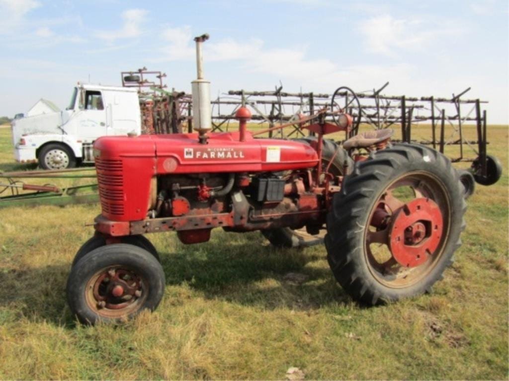 Main image Farmall H