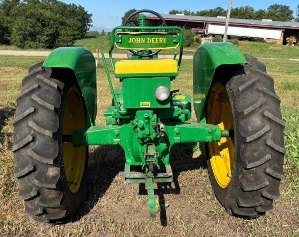 Image of John Deere A equipment image 3