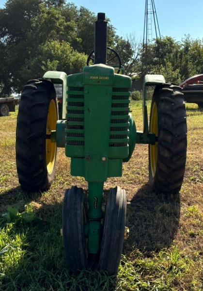 Image of John Deere A equipment image 2