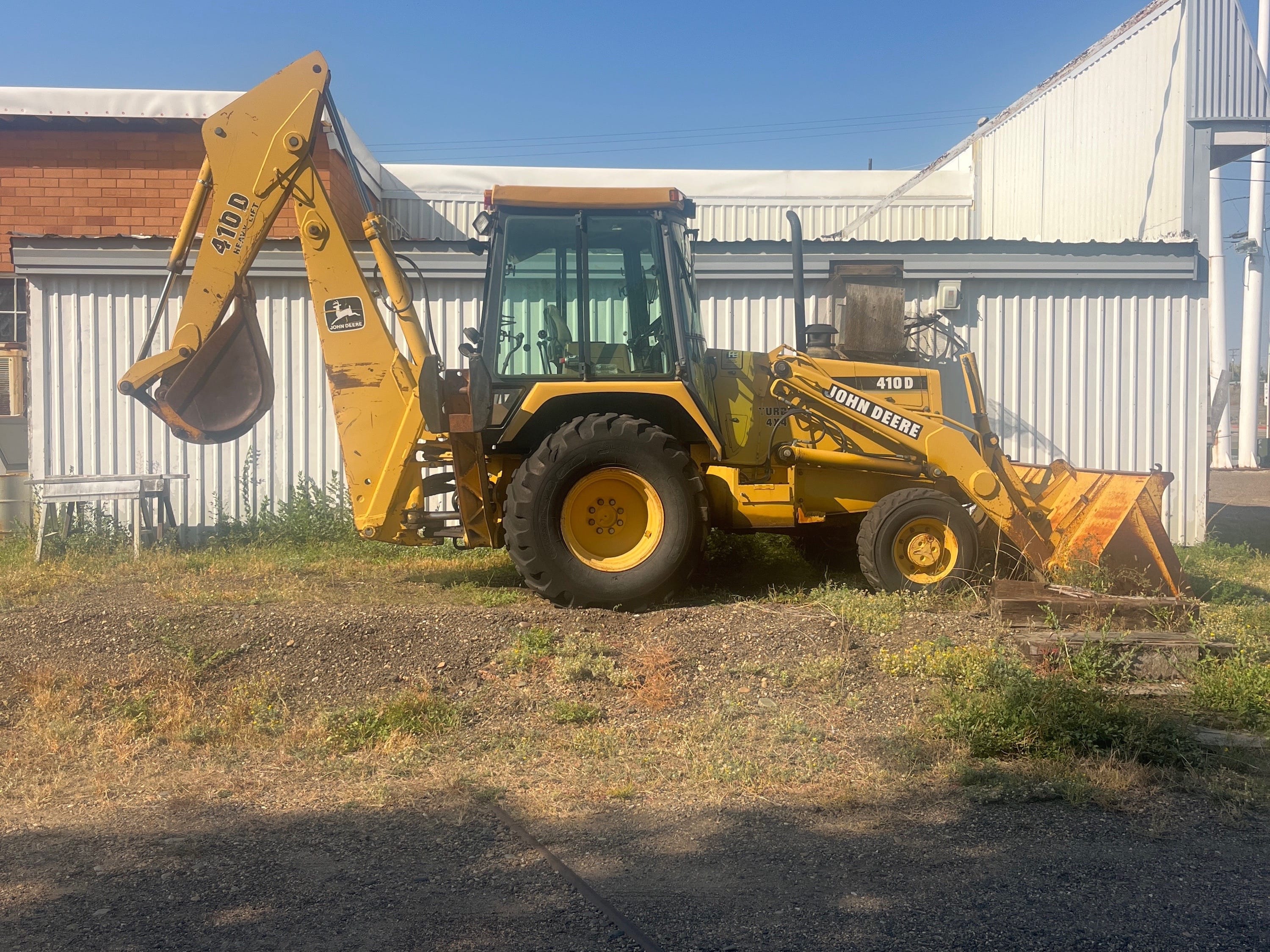 John Deere 410D Equipment Image0