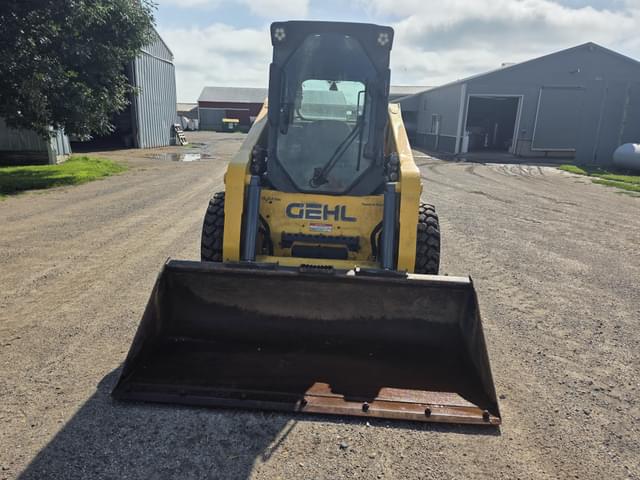 Image of Gehl V270 equipment image 4