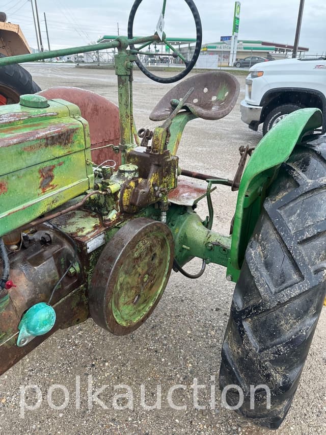 Image of John Deere H equipment image 4