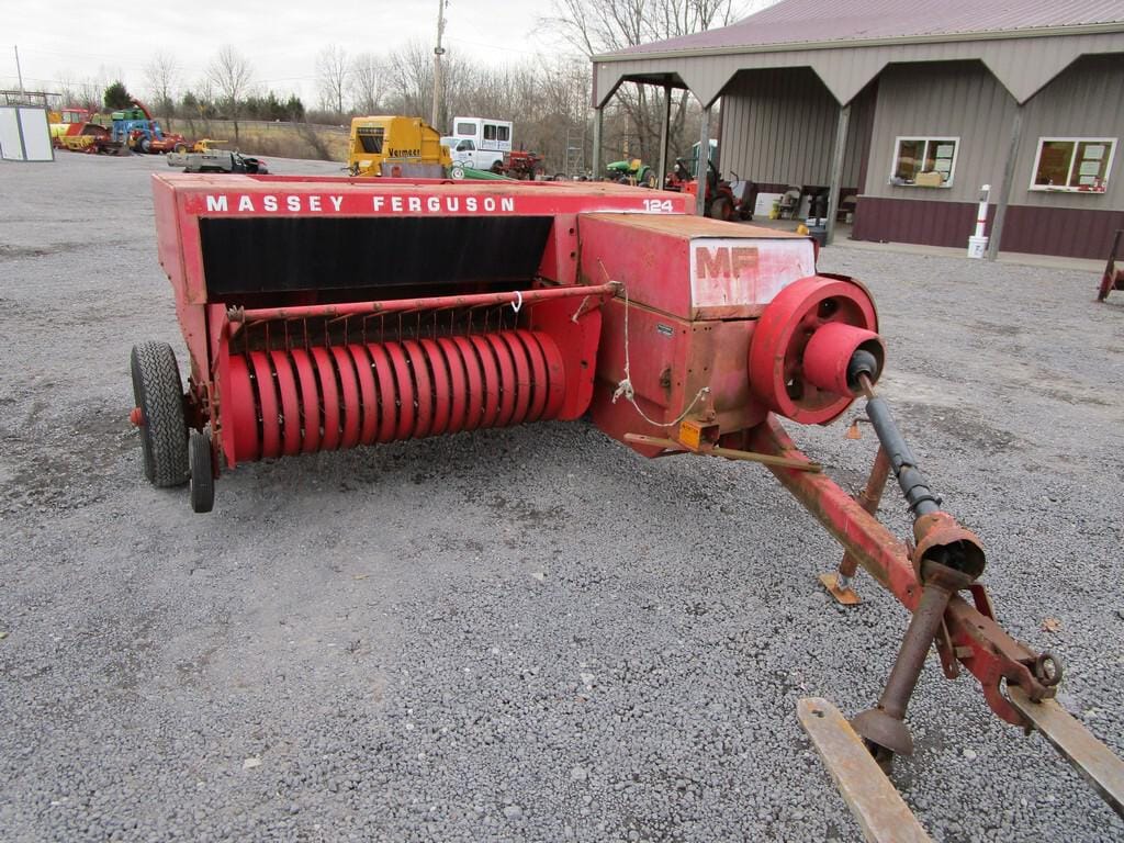 Main image Massey Ferguson 124