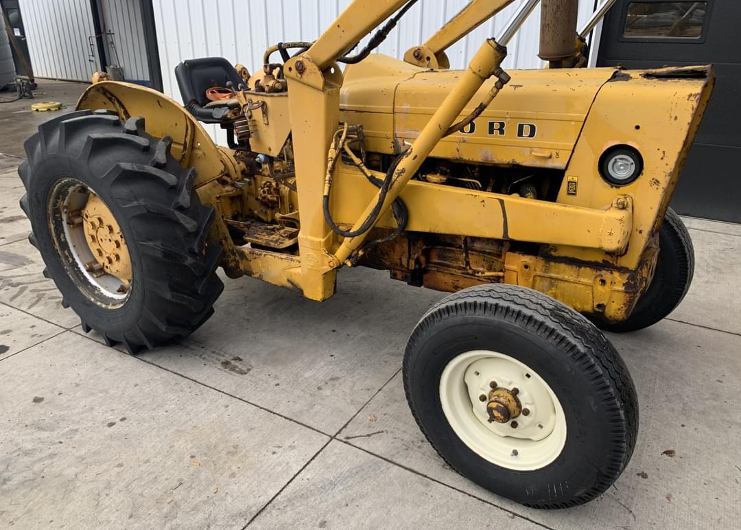 Image of Ford 420 Image 1