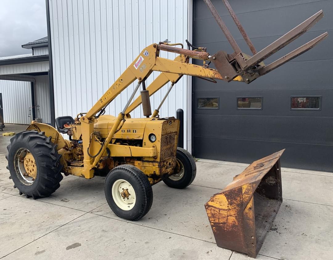 Image of Ford 420 Image 0