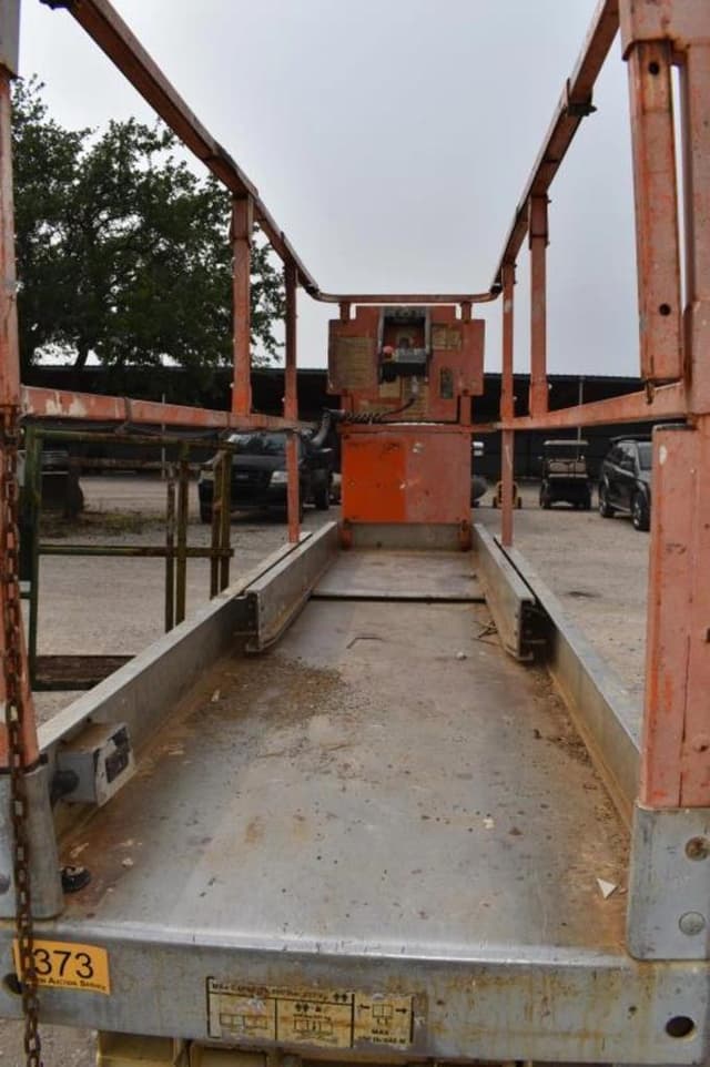 Image of JLG 2030ES equipment image 4