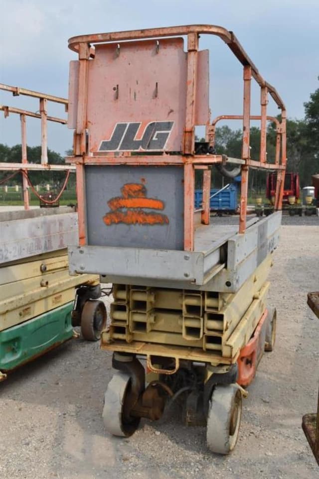 Image of JLG 2030ES equipment image 2