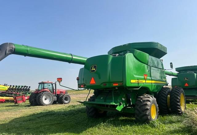 Image of John Deere 9770 STS equipment image 3